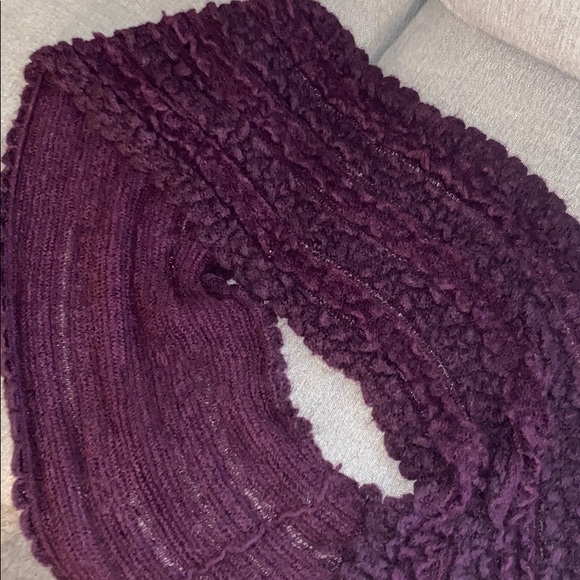 Charlie Paige Accessories - Acrylic Infinity Scarf